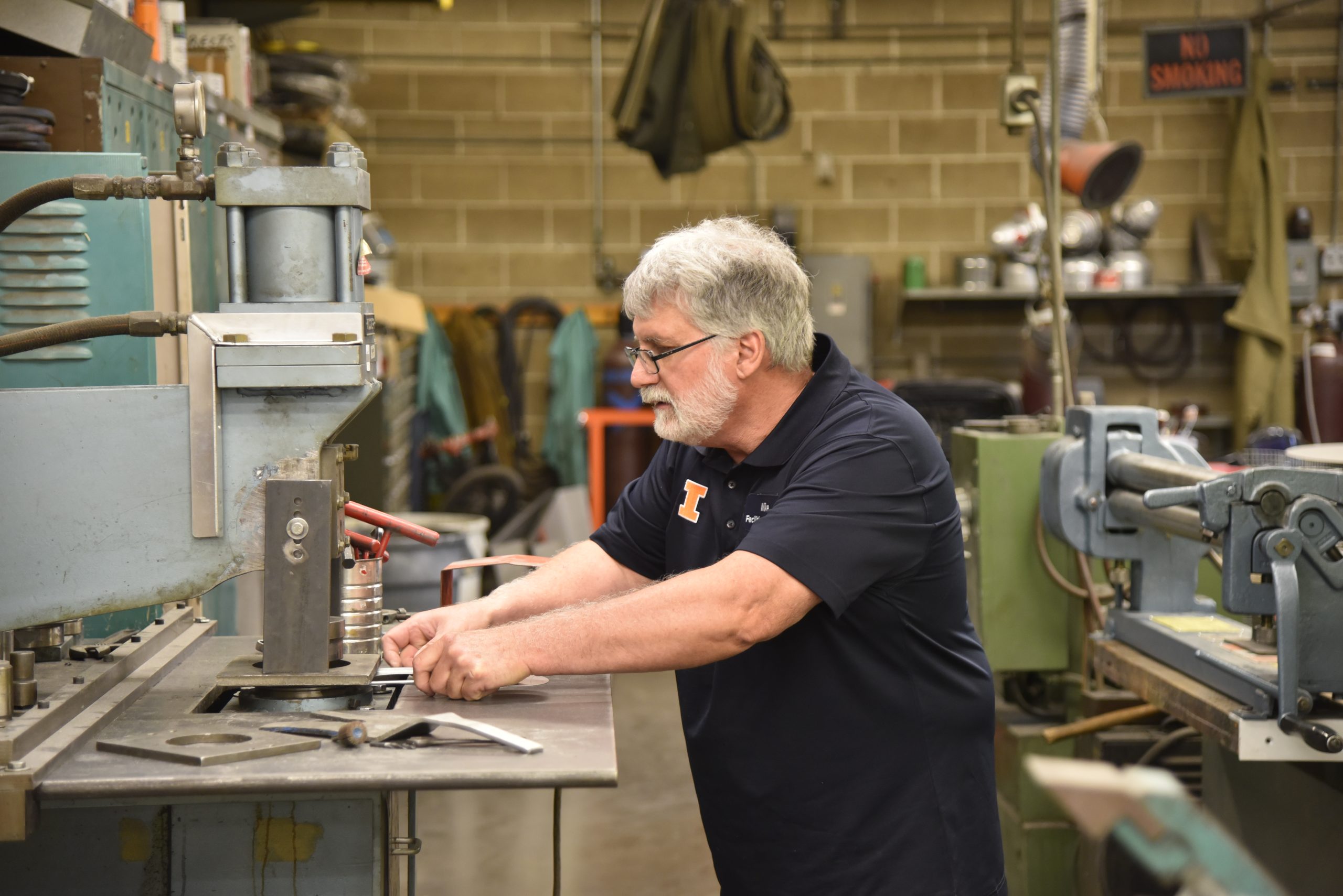 Sheetmetal worker