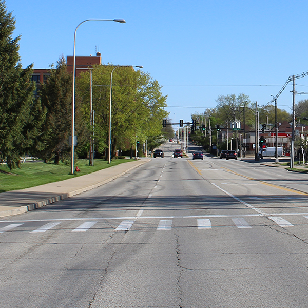 Image of the intersection of Illinois Street and Lincoln Avenue